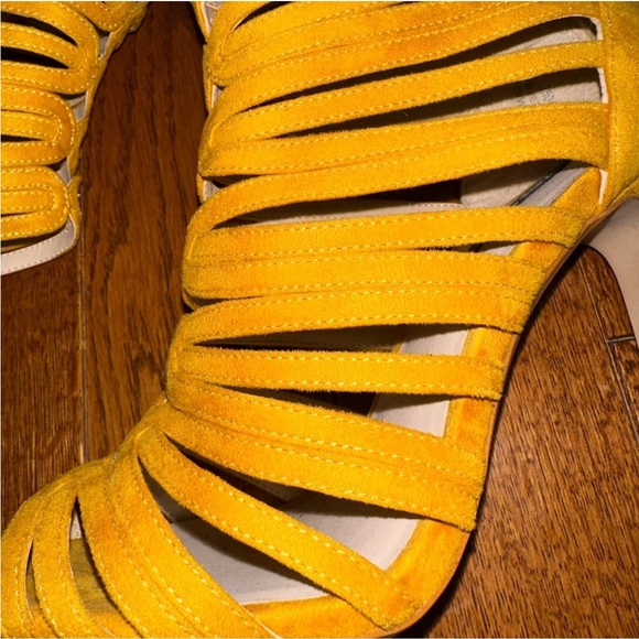 Caged suede heels - Picture 10 of 10